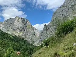 Montagnes à Bulnes.