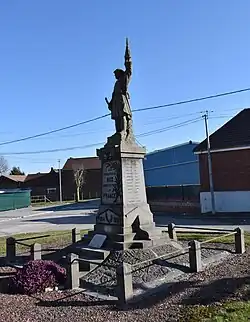 Le monument aux morts.