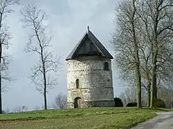 Le moulin, propriété de la commune de Bussus-Bussuel mais situé sur la commune de Yaucourt-Bussus.