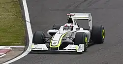 Photo de la BGP 001 de Button roulant à Silverstone