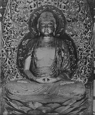Bouddha Amida. Œuvre de Jōchō, intérieur de la salle du Phénix (hōōdō) (bois doré, hauteur : 2,84 m, 1053).