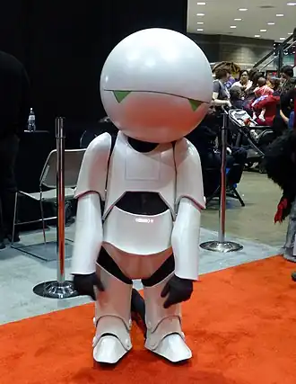 Cosplay de Marvin the Paranoid Android