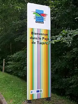 Totem de la CCPT avec l'ancien logo