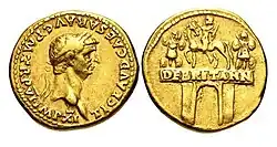 Aureus daté de 46/47. Au revers, l'arc de triomphe porte la mention DE BRITANN pour Devictis Britannis.