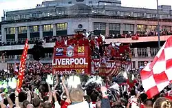 Joueurs de Liverpool célébrant leur victoire en Ligue des Champions en 2005.