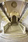 Le grand escalier du palais.