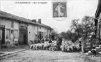 La Placardelle, rue de l'Égalité.