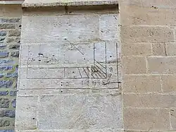 Cadran solaire sur la façade de l'église