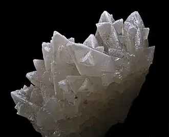 Calcite macle - Fillols Pyrénées-Orientales - (7 × 5,2 cm)