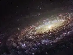 Détail de la région centrale de NGC 7331 par le télescope spatial Hubble.