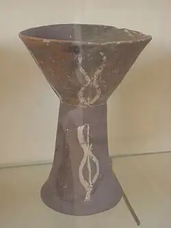 Vase «&nbsp;calice&nbsp;», caractéristique de Saliagos.