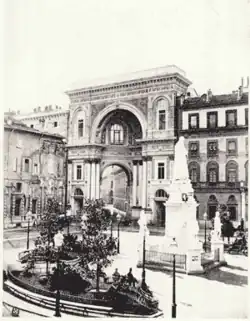 Place de la Scala (1872),photographie de Icilio Calzolari.