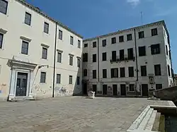 le campo et Église Santa Giustina ;