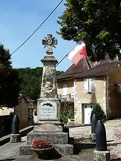 Le monument aux morts.