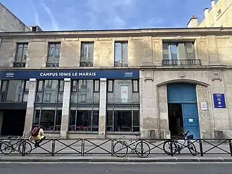 Entrée du campus IONIS au no&nbsp;28.