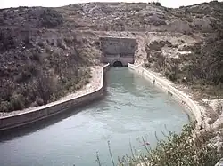 Entrée d'un tunnel, vue vers l'ouest depuis la route des Quatre-Termes (vallon du Berratin).