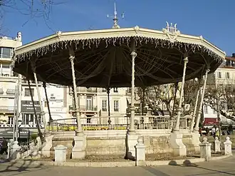 Le kiosque à musique des allées de la Liberté.