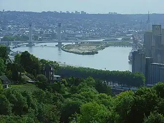 Le projet Seine ouest consiste dans la réappropriation de l'espace portuaire laissé vacant.