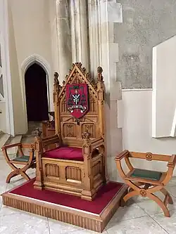 Le trône épiscopal.