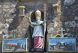 Niche de façade abritant la statue.