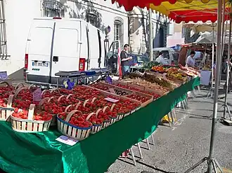 Fraises au marché de Carpentras