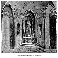 Gravure de l'intérieur d'un édifice religieux avec une statue de roi sur un piédestal.