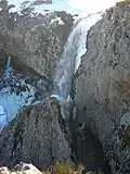 La cascade en hiver.