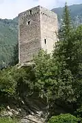 Château de Castelmur, relais romain et forteresse médiévale.