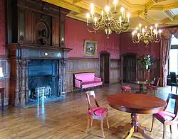 Cheminée et boiseries du château de Candé