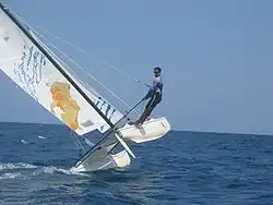 Petit catamaran.