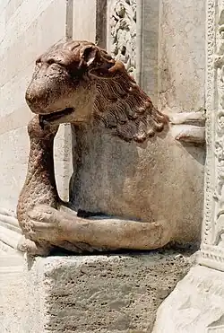 Lion de pierre stylophore.