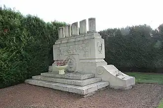 Le monument aux morts.