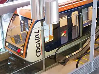 Le CDGVAL pendant ses essais.