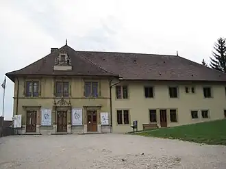 Château Pertusier (XVIe siècle) et musée de l'horlogerie de Morteau.