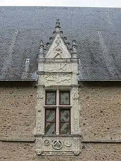 Lucarne du Vieux-Château.
