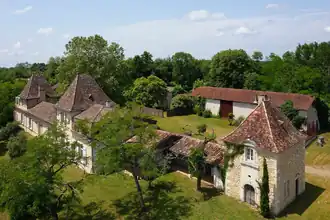 Vue aérienne du château du Pizou.