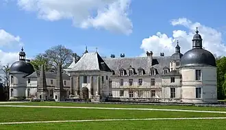 Façade du château de Tanlay.
