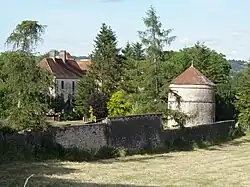 Château et son colombier.