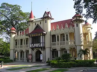 Image illustrative de l’article Palais de Sanam Chan