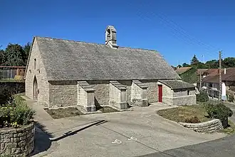 La chapelle de la maison-forte.