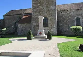 Le monument aux morts.