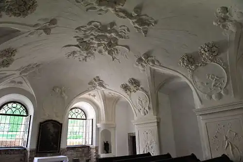 Décoration en stuc de la chapelle du château par Baldassarre Fontana.