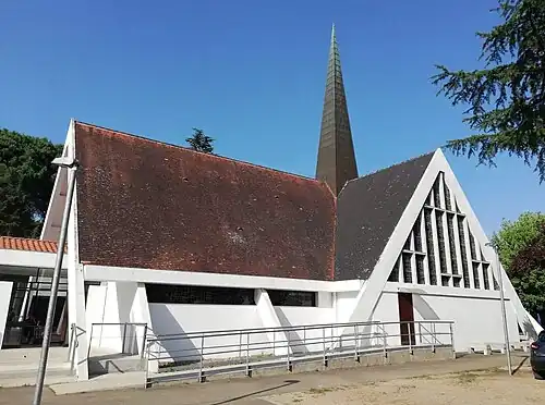 Chapelle du groupe scolaire privé Jean-Cassaigne (ancien petit séminaire) au n°1120.