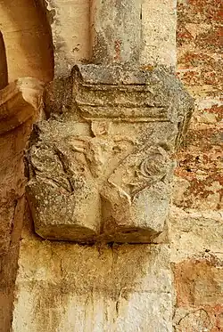 Chapiteau de l'arc triomphal.