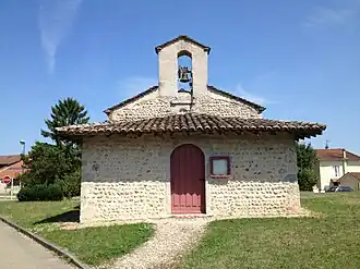 Vue de la chapelle de Chânes.