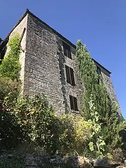 Ancienne tour du XIIIe&nbsp;siècle.