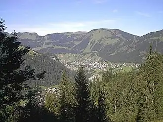 Châtel et le Morclan vus depuis le sud-ouest.