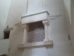 Cheminée de l'étage inachevé.