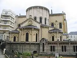 Arrière de l'église, côté avenue Président-Doumer.