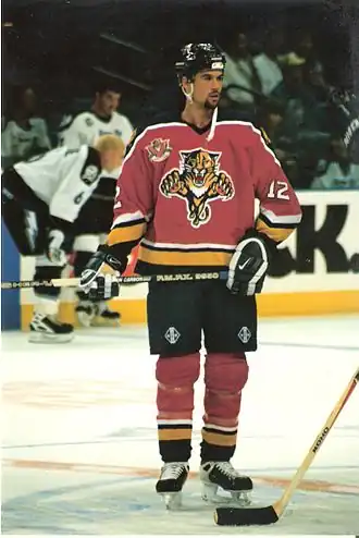 Photographie couleur de Chris Allen avec le maillot des Panthers